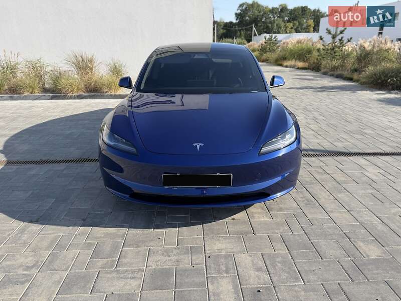 Седан Tesla Model 3 2024 в Луцьку
