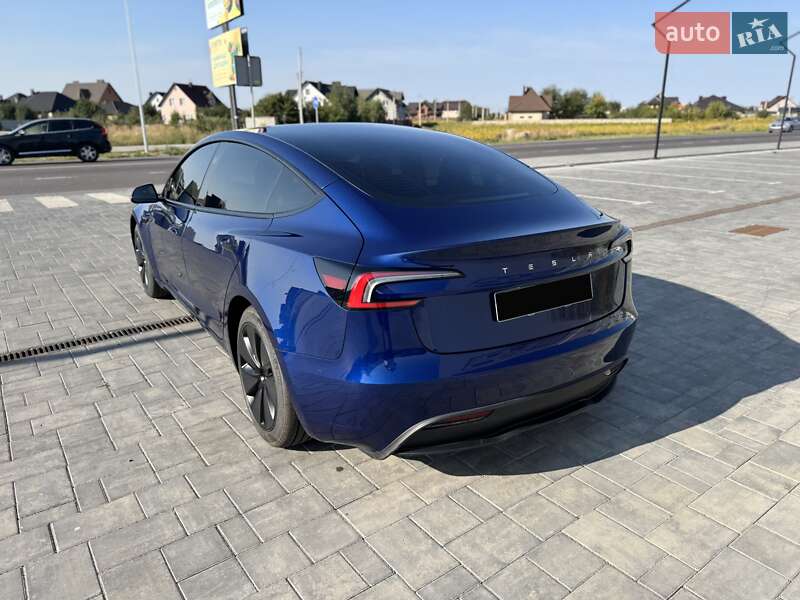 Седан Tesla Model 3 2024 в Луцьку