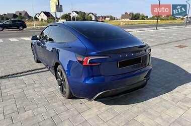 Седан Tesla Model 3 2024 в 