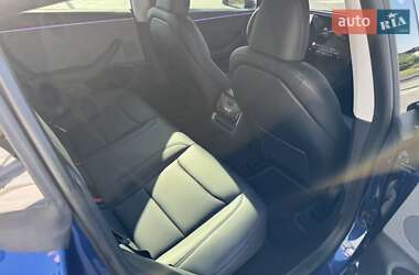 Седан Tesla Model 3 2024 в 