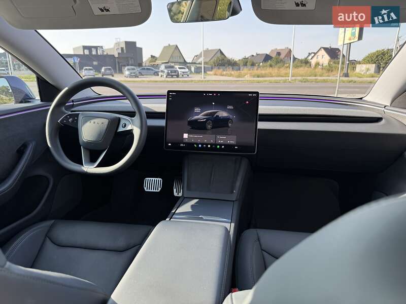Седан Tesla Model 3 2024 в Луцьку