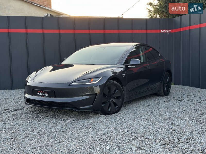 Седан Tesla Model 3 2024 в Луцке