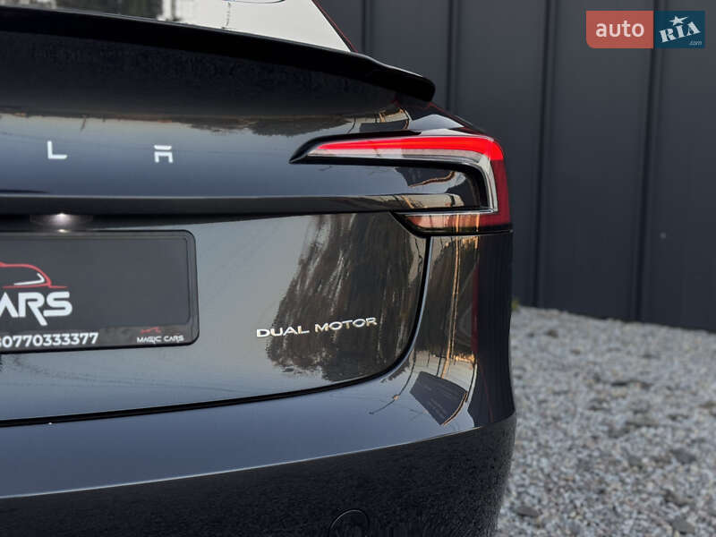 Седан Tesla Model 3 2024 в Луцке