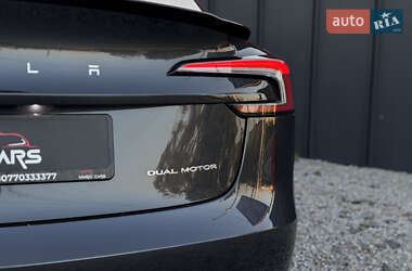 Седан Tesla Model 3 2024 в 