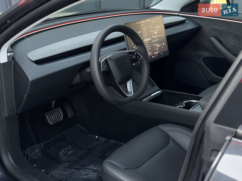 Седан Tesla Model 3 2024 в Луцке