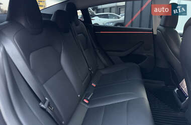 Седан Tesla Model 3 2024 в 