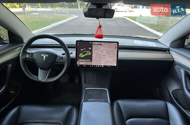 Седан Tesla Model 3 2022 в 