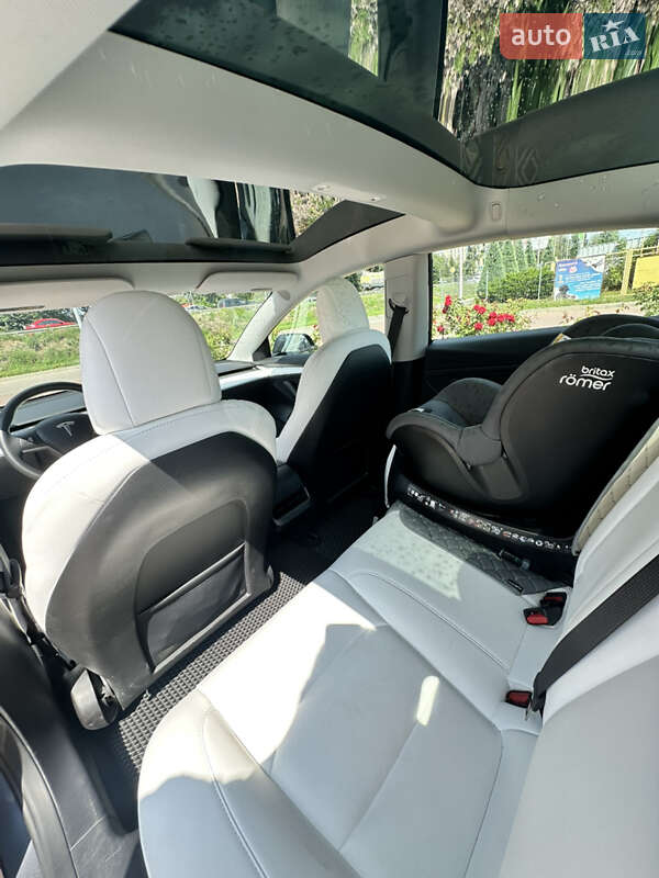 Седан Tesla Model 3 2022 в Полтаві