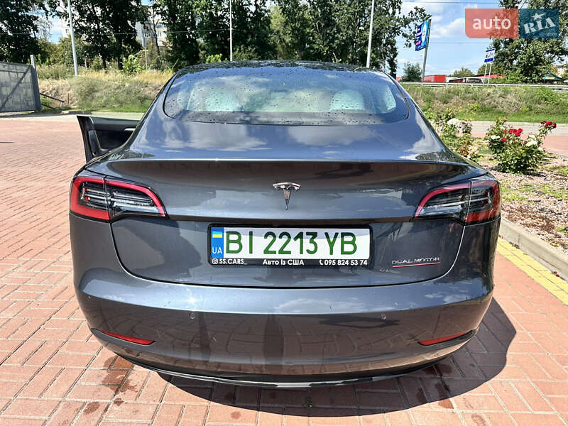 Седан Tesla Model 3 2022 в Полтаві