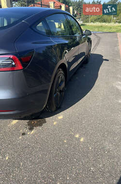 Седан Tesla Model 3 2023 в Львові