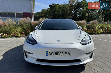 Седан Tesla Model 3 2020 в 