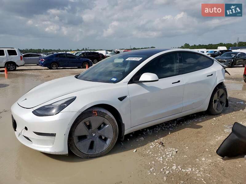 Tesla Model 3 2022