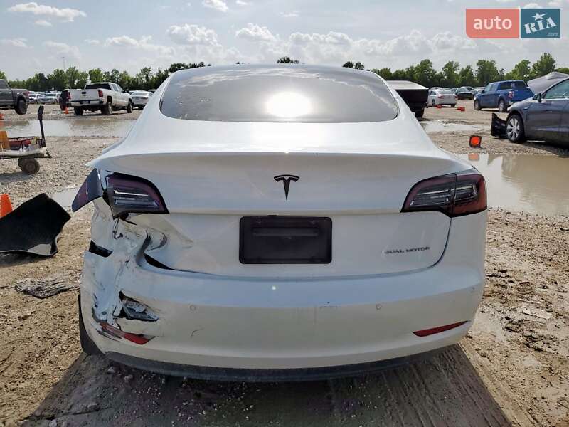 Седан Tesla Model 3 2022 в Києві