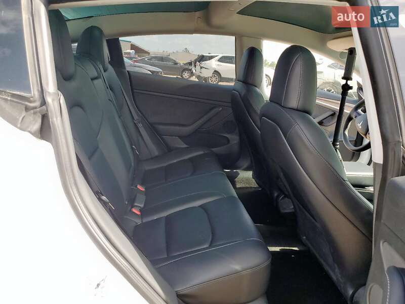 Седан Tesla Model 3 2022 в Києві