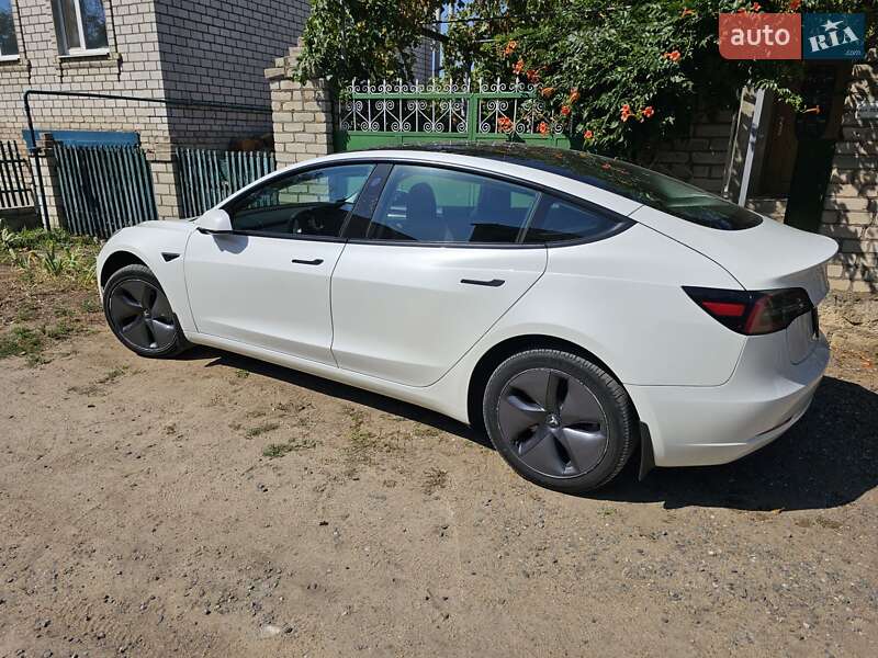 Седан Tesla Model 3 2022 в Вознесенську