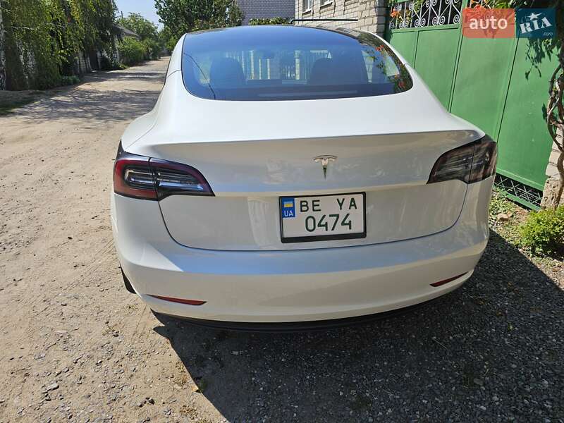 Седан Tesla Model 3 2022 в Вознесенську