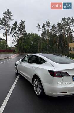 Седан Tesla Model 3 2019 в 