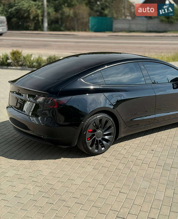 Седан Tesla Model 3 2023 в Житомирі