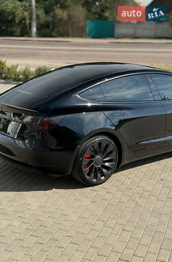 Седан Tesla Model 3 2023 в 