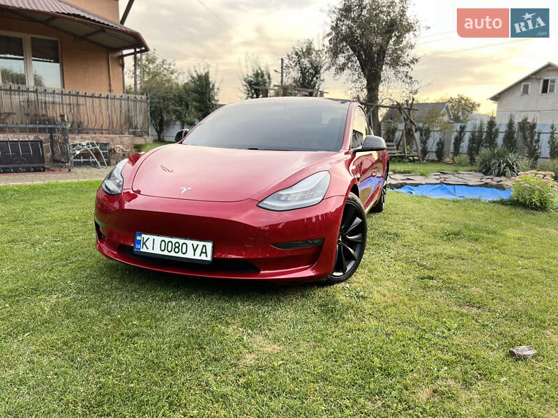 Седан Tesla Model 3 2018 в Львове
