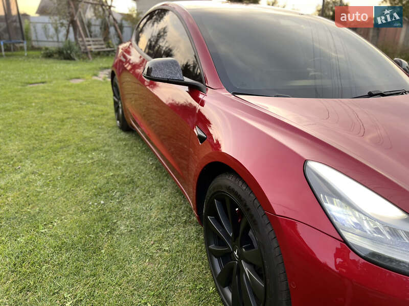 Седан Tesla Model 3 2018 в Львове