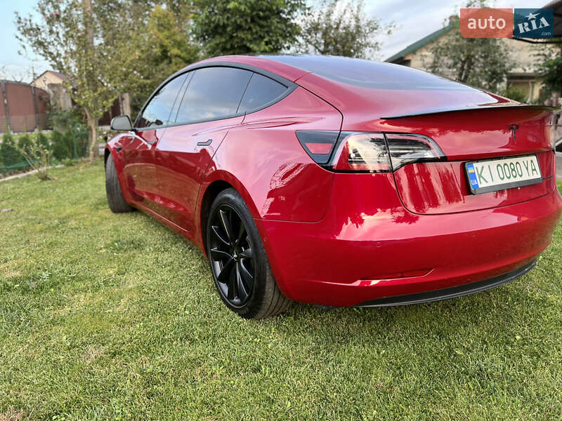 Седан Tesla Model 3 2018 в Львове