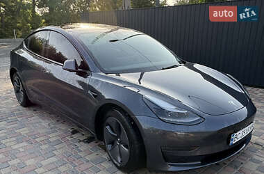 Седан Tesla Model 3 2022 в 