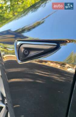 Седан Tesla Model 3 2020 в 