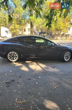 Седан Tesla Model 3 2020 в 