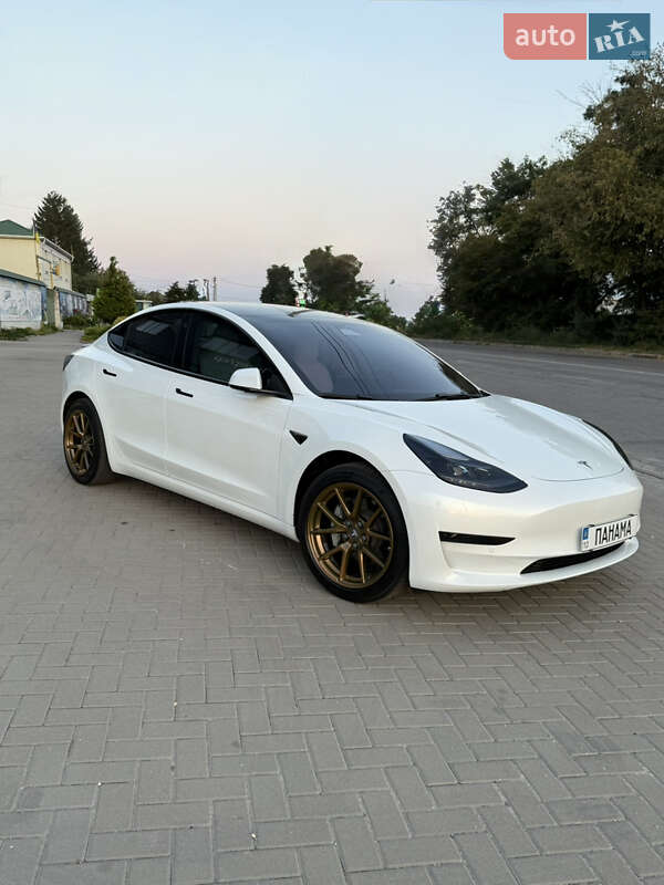 Седан Tesla Model 3 2021 в Белой Церкви