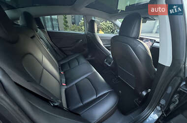 Седан Tesla Model 3 2019 в 