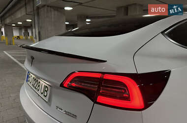 Седан Tesla Model 3 2018 в 