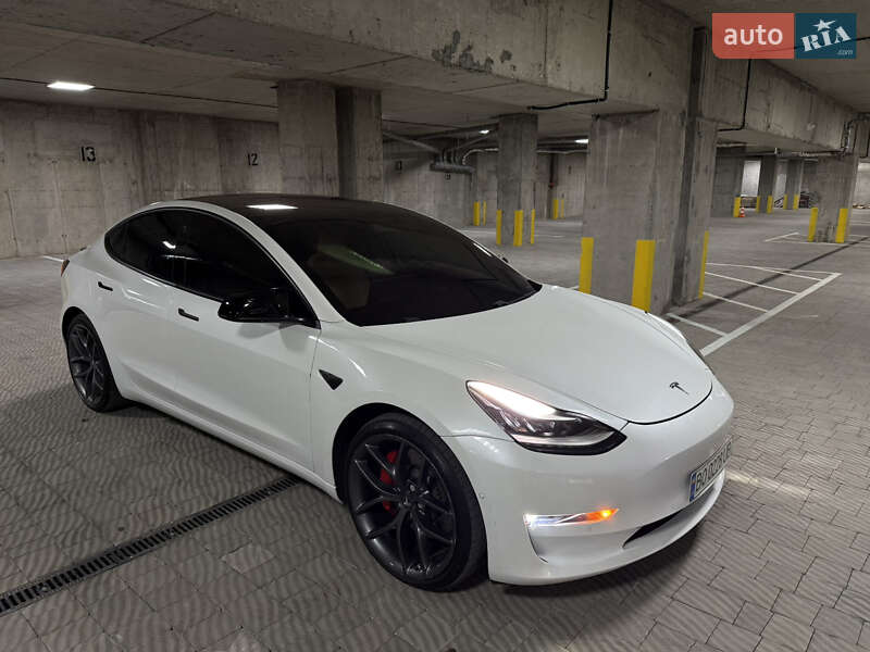 Седан Tesla Model 3 2018 в Тернополе фото 34 Седан Tesla Model 3 2018 в Тернополе