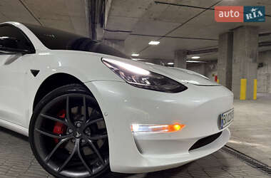 Седан Tesla Model 3 2018 в 