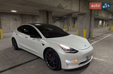 Седан Tesla Model 3 2018 в 