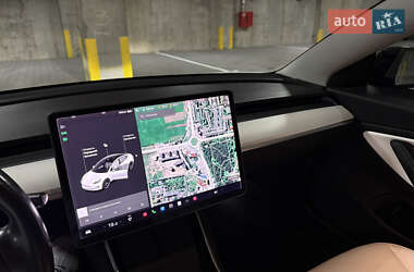 Седан Tesla Model 3 2018 в 