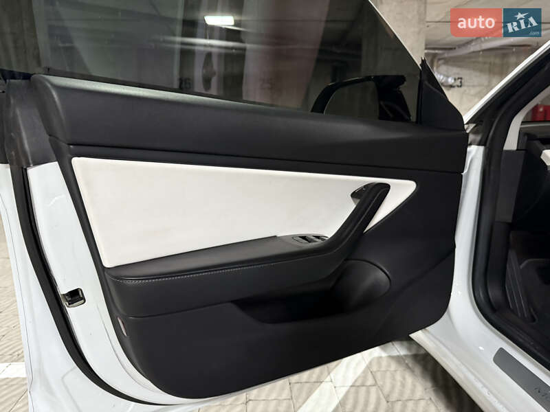 Седан Tesla Model 3 2018 в Тернополе фото 73 Седан Tesla Model 3 2018 в Тернополе