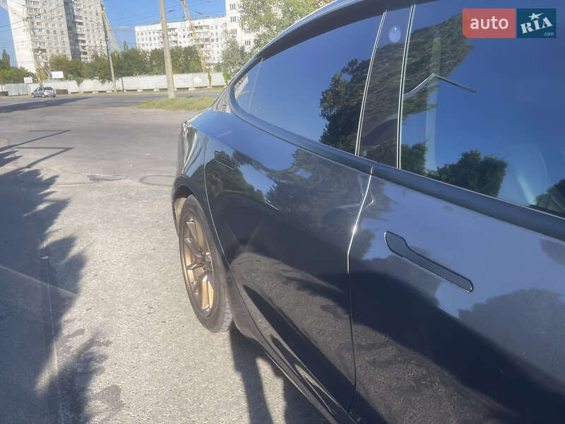 Седан Tesla Model 3 2021 в Харкові