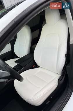 Седан Tesla Model 3 2019 в 