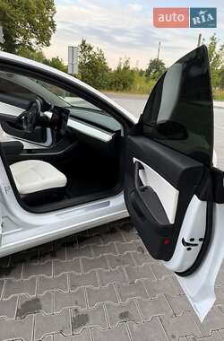 Седан Tesla Model 3 2019 в 