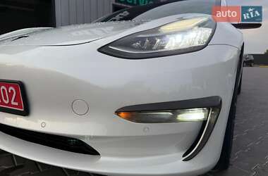 Седан Tesla Model 3 2019 в 