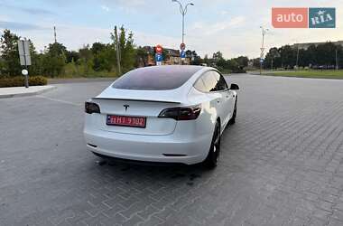 Седан Tesla Model 3 2019 в 