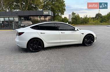 Седан Tesla Model 3 2019 в 