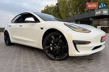 Седан Tesla Model 3 2019 в 