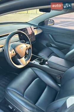 Седан Tesla Model 3 2019 в 