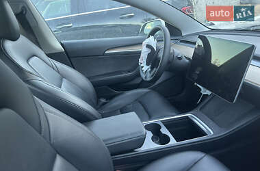 Седан Tesla Model 3 2022 в 