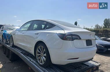 Седан Tesla Model 3 2022 в 