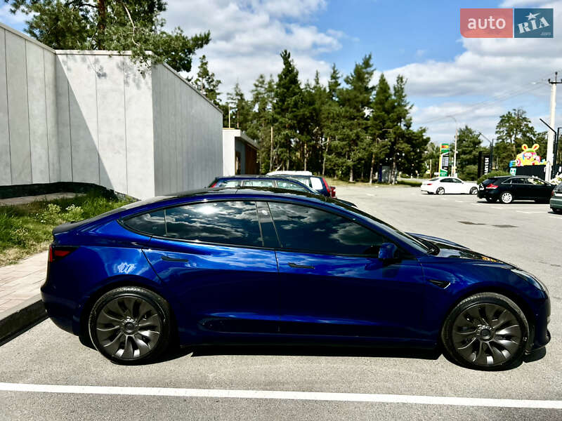 Седан Tesla Model 3 2019 в Киеве