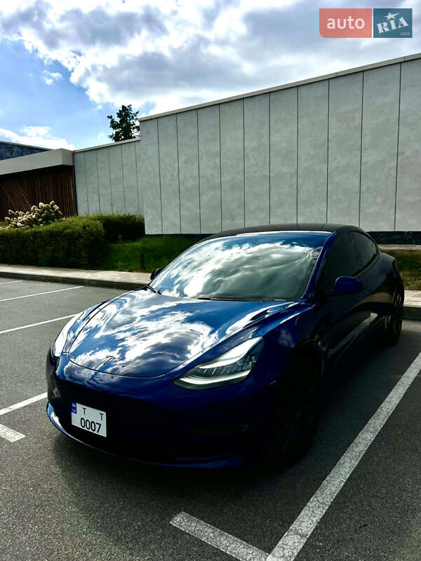 Седан Tesla Model 3 2019 в Киеве
