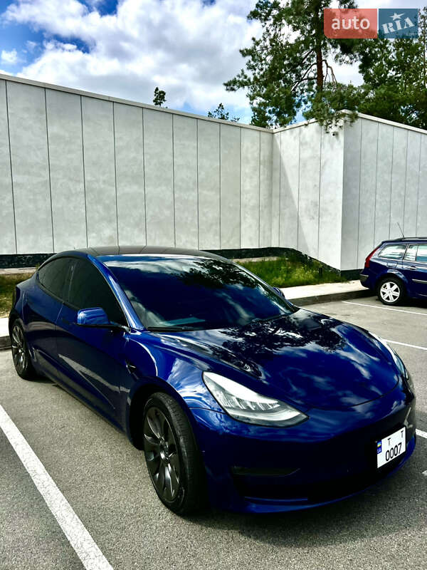 Седан Tesla Model 3 2019 в Киеве